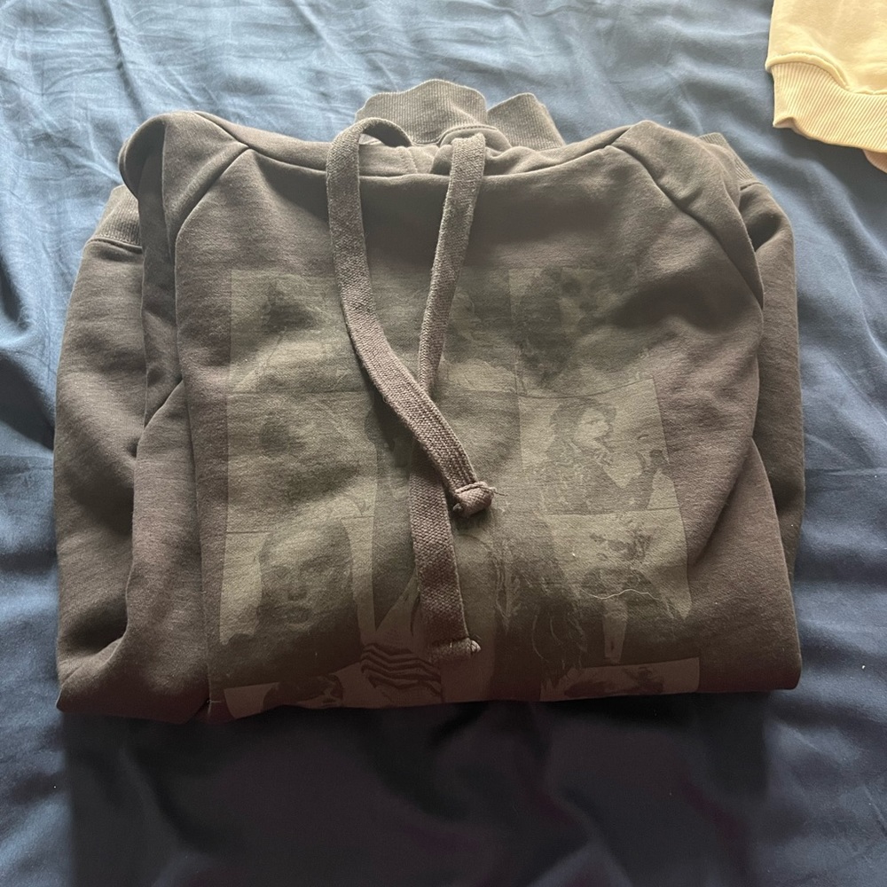 TRADE FOR MEDIUM!! Eras Tour Merch Black Sweatshirt Size L